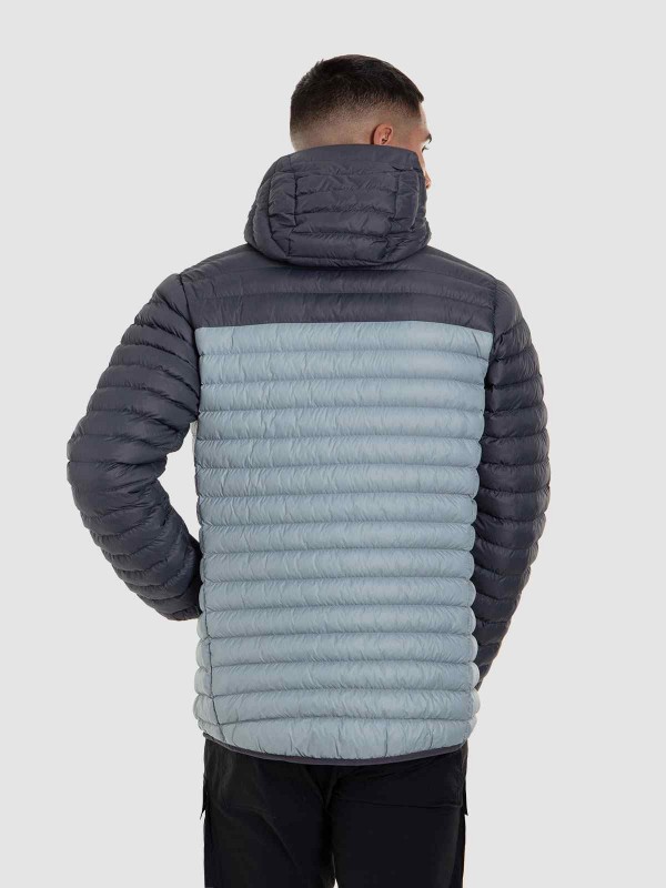 Chaqueta aislante sintética con...